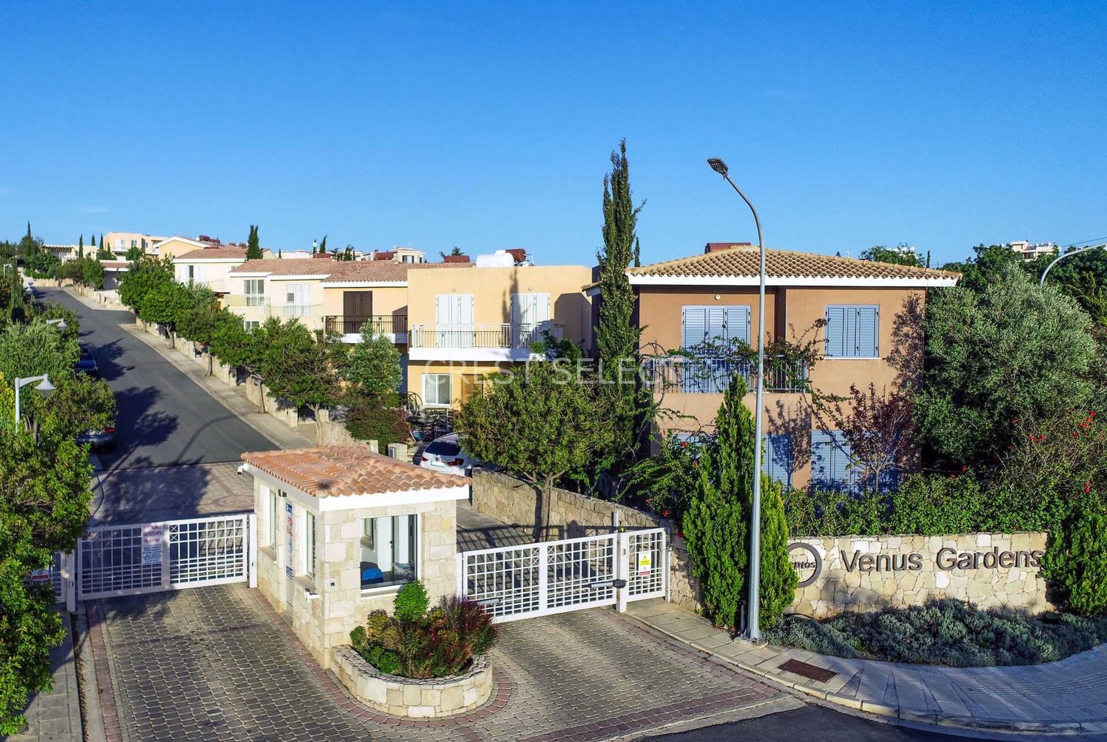 Multi-Purpose Abode Apartments / Penthouses in Chloraka with 2 bedrooms