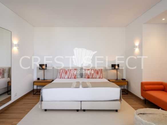 Sleek Family Residence Apartment in Faro  with 3 bedrooms