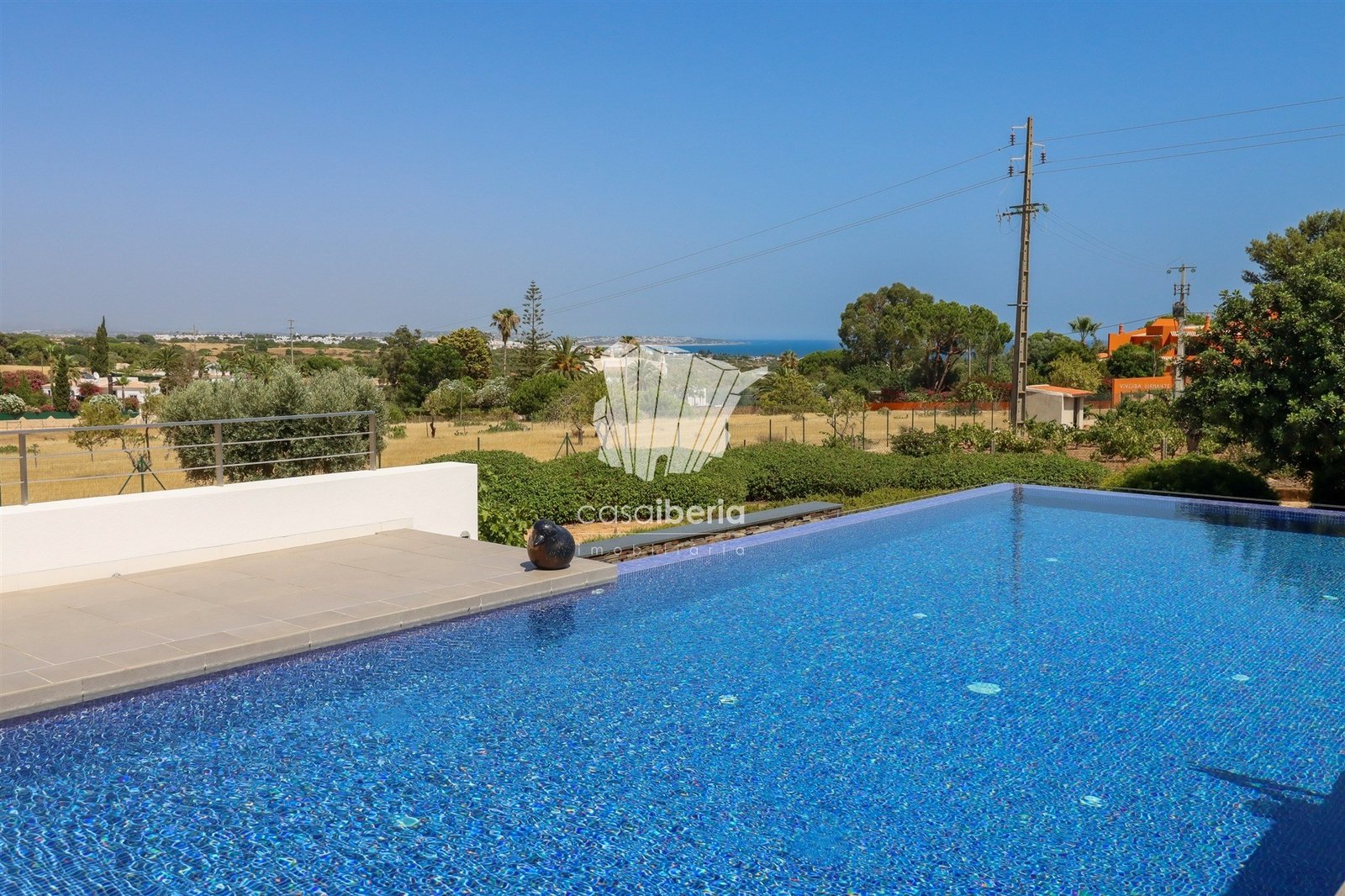 Spacious Family Haven House in Faro  with 4 bedrooms