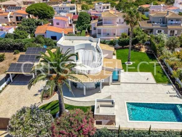 Elegant Family Dwelling House in Faro  with 4 bedrooms