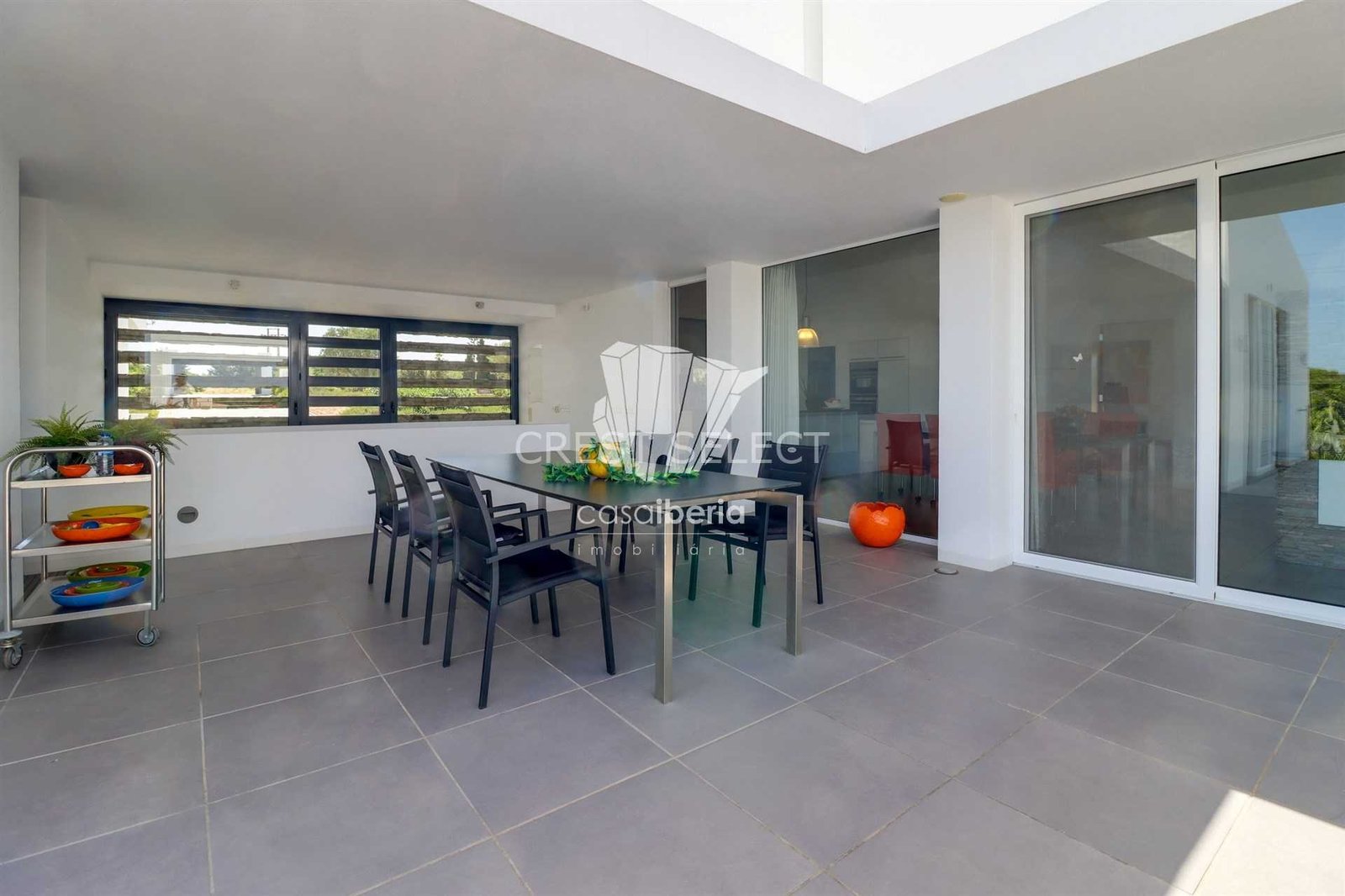 Spacious Family Haven House in Faro  with 4 bedrooms