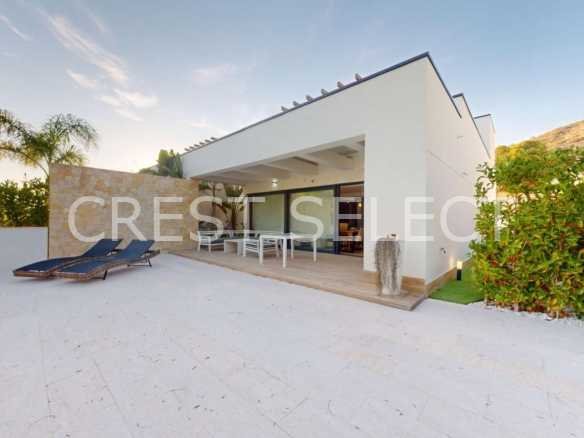 Welcoming Family Home  in Monforte Del Cid with 3 bedrooms