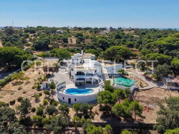 Convenient Family Dwelling House in Faro  with 3 bedrooms
