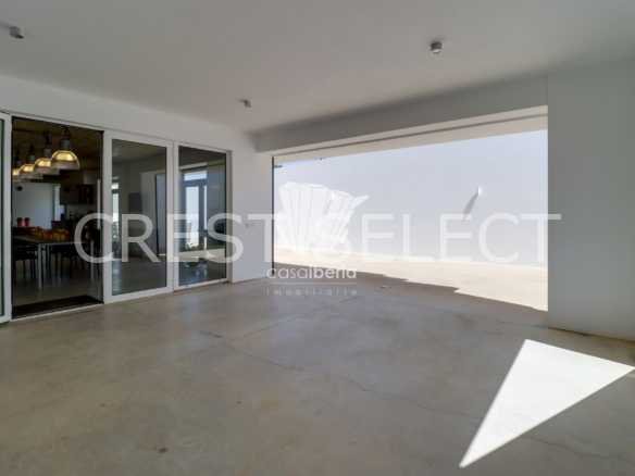 Spacious Family Haven House in Faro  with 4 bedrooms