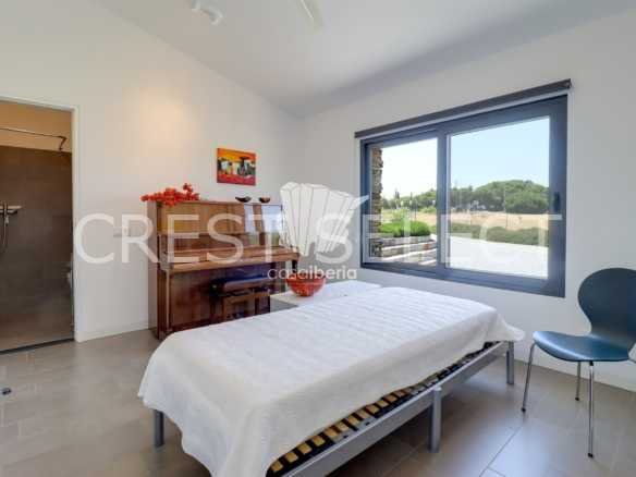 Spacious Family Haven House in Faro  with 4 bedrooms