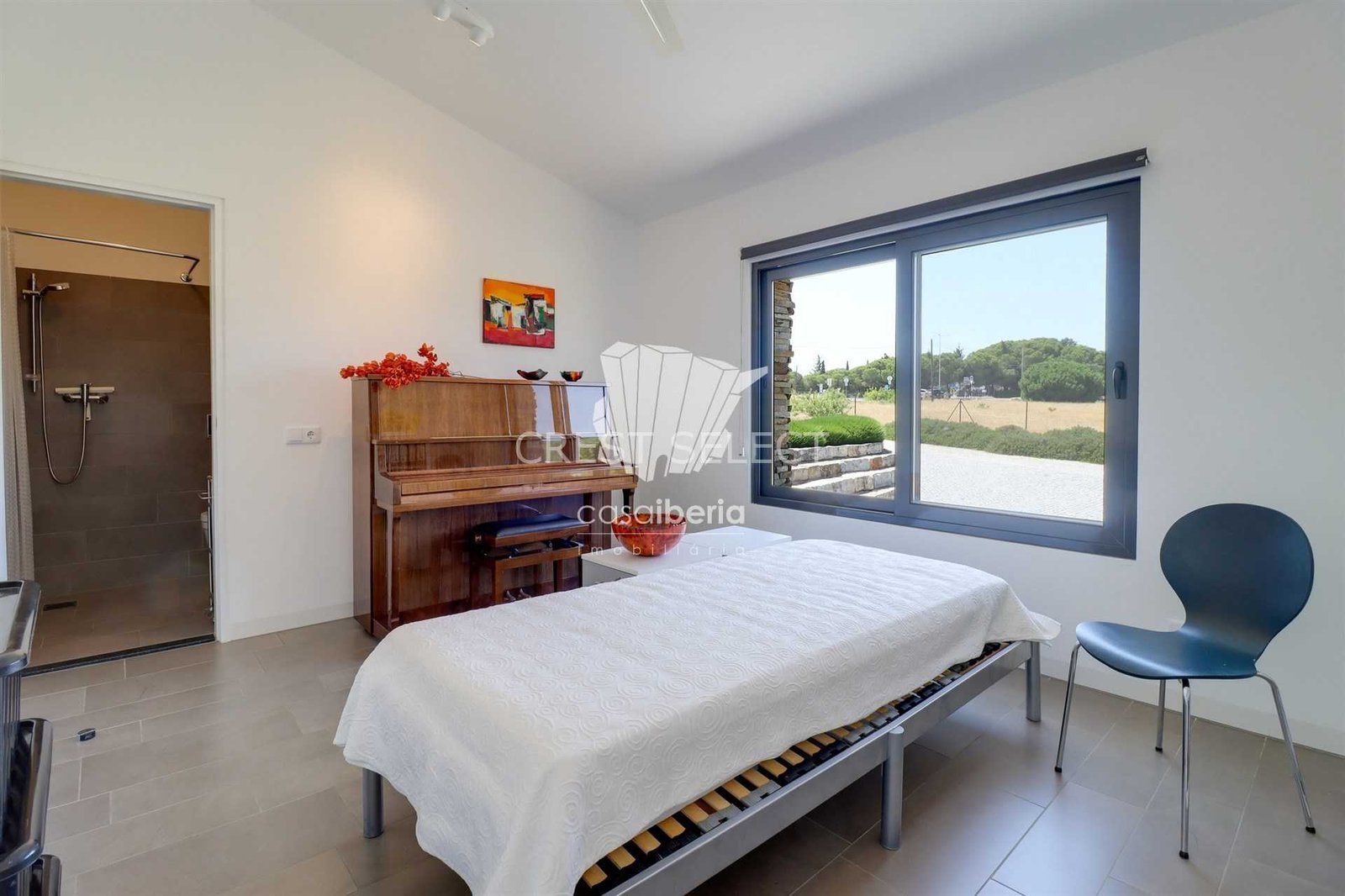 Spacious Family Haven House in Faro  with 4 bedrooms