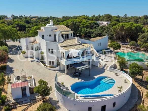Convenient Family Dwelling House in Faro  with 3 bedrooms
