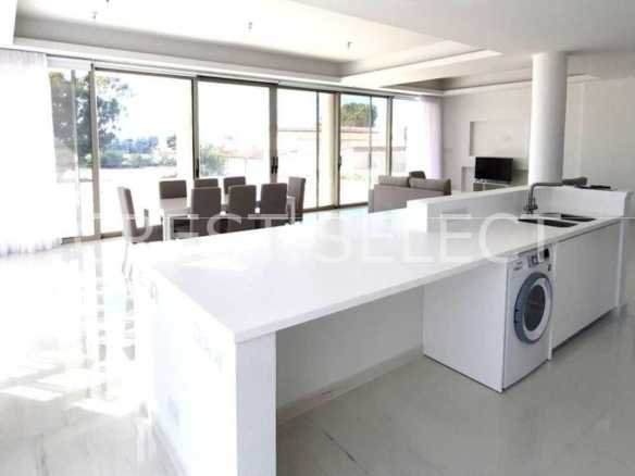 Serene Comfort Space Villas / Houses in Peyia with 3 bedrooms