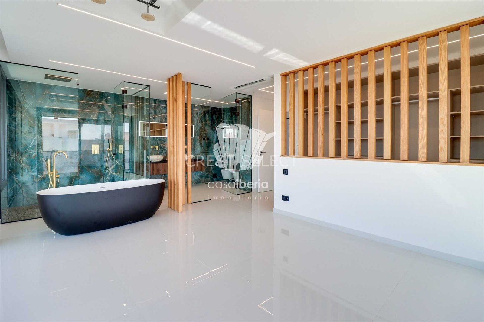 Flexible Living Space Apartment in Faro  with 3 bedrooms