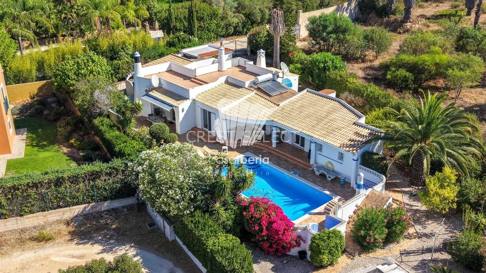 Comfortable Family Manor House in Faro  with 4 bedrooms