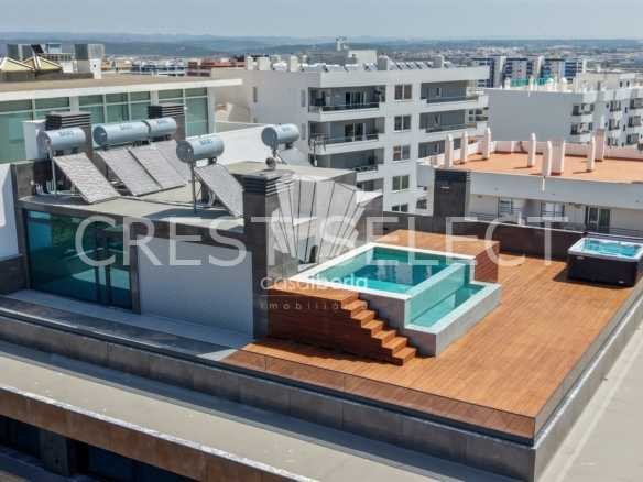 Flexible Living Space Apartment in Faro  with 3 bedrooms