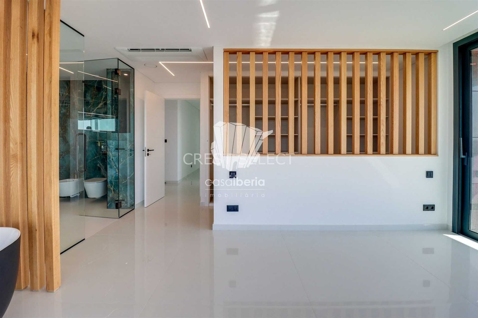 Flexible Living Space Apartment in Faro  with 3 bedrooms