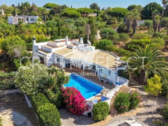 Comfortable Family Manor House in Faro  with 4 bedrooms