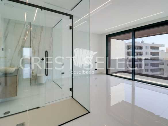 Flexible Living Space Apartment in Faro  with 3 bedrooms