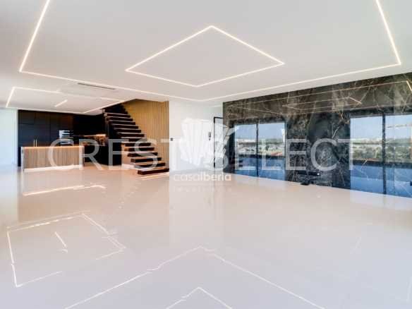 Flexible Living Space Apartment in Faro  with 3 bedrooms