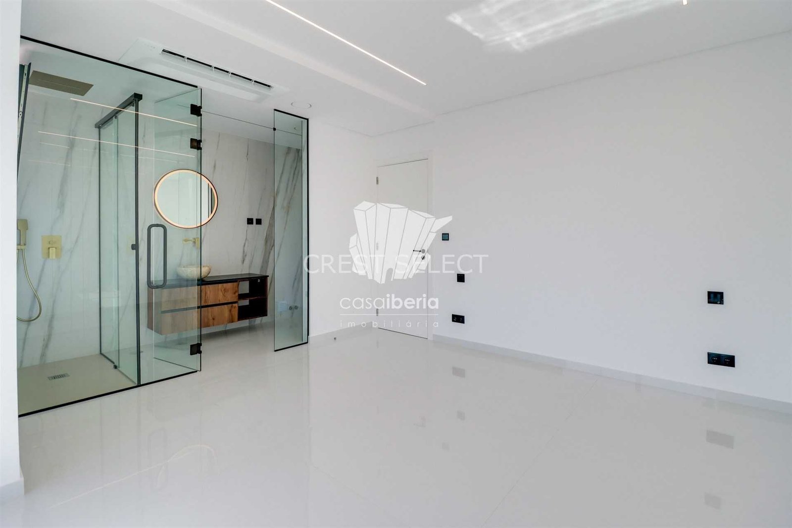 Flexible Living Space Apartment in Faro  with 3 bedrooms