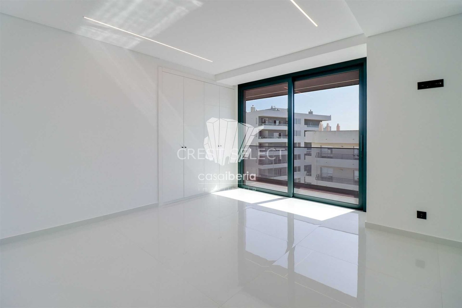Flexible Living Space Apartment in Faro  with 3 bedrooms