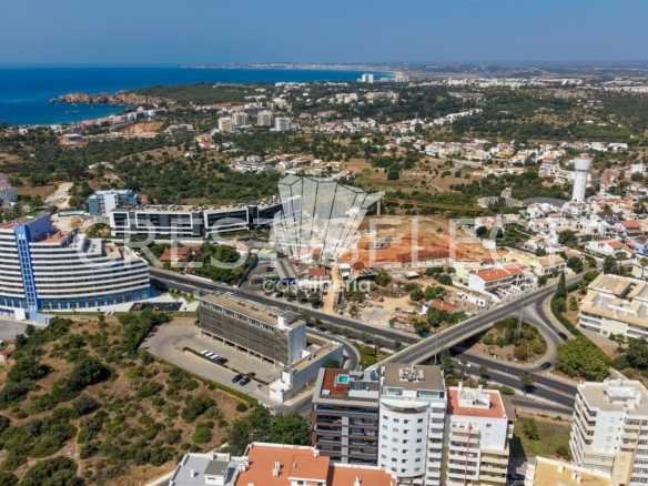 Flexible Living Space Apartment in Faro  with 3 bedrooms