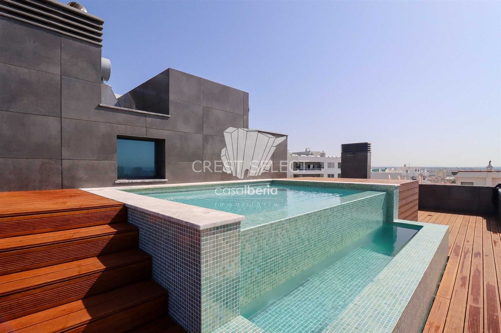Flexible Living Space Apartment in Faro  with 3 bedrooms