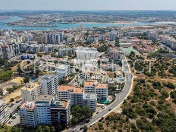Flexible Living Space Apartment in Faro  with 3 bedrooms