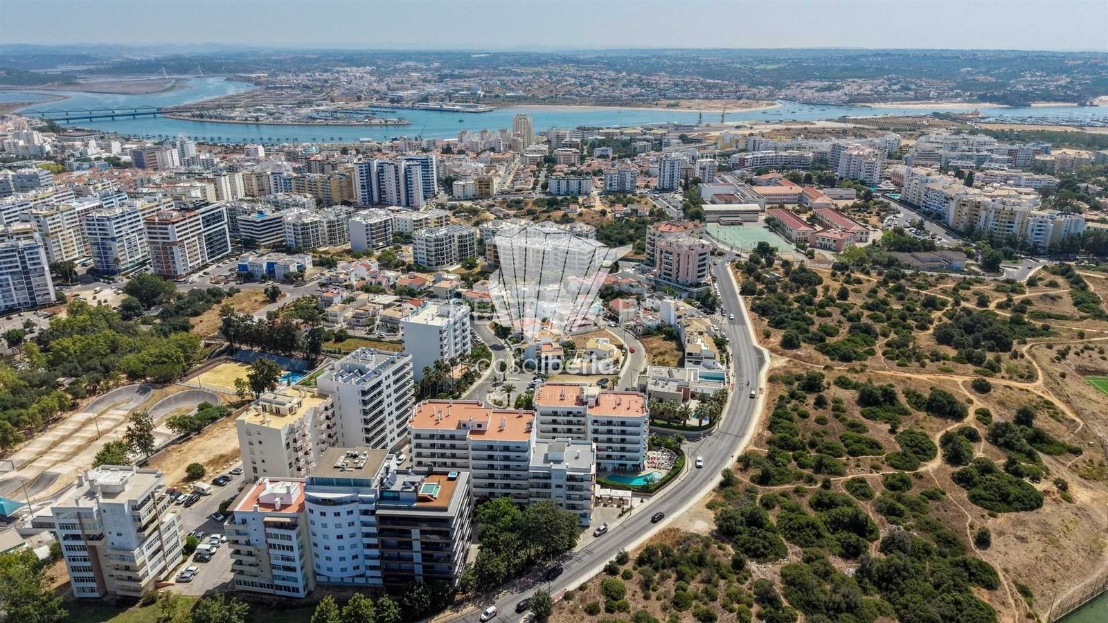 Flexible Living Space Apartment in Faro  with 3 bedrooms