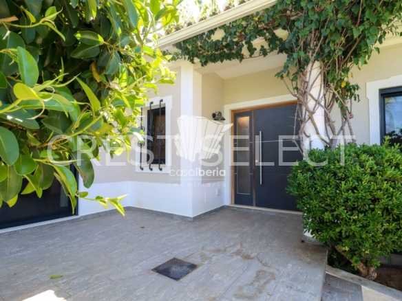 Contemporary Family Home House in Faro  with 4 bedrooms