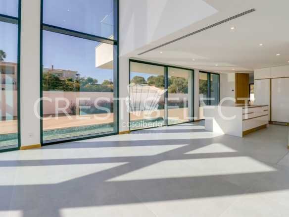 Custom Family Residence House in Faro  with 4 bedrooms
