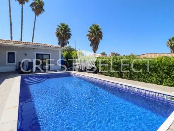 Contemporary Family Home House in Faro  with 4 bedrooms