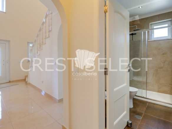 Bright Family Home House in Faro  with 3 bedrooms