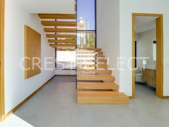 Custom Family Residence House in Faro  with 4 bedrooms