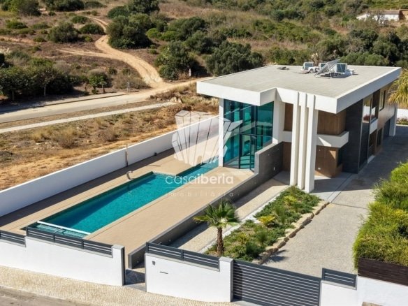 Custom Family Residence House in Faro  with 4 bedrooms