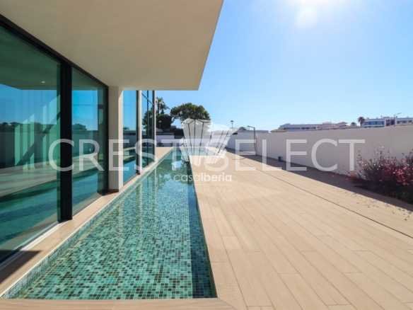 Custom Family Residence House in Faro  with 4 bedrooms