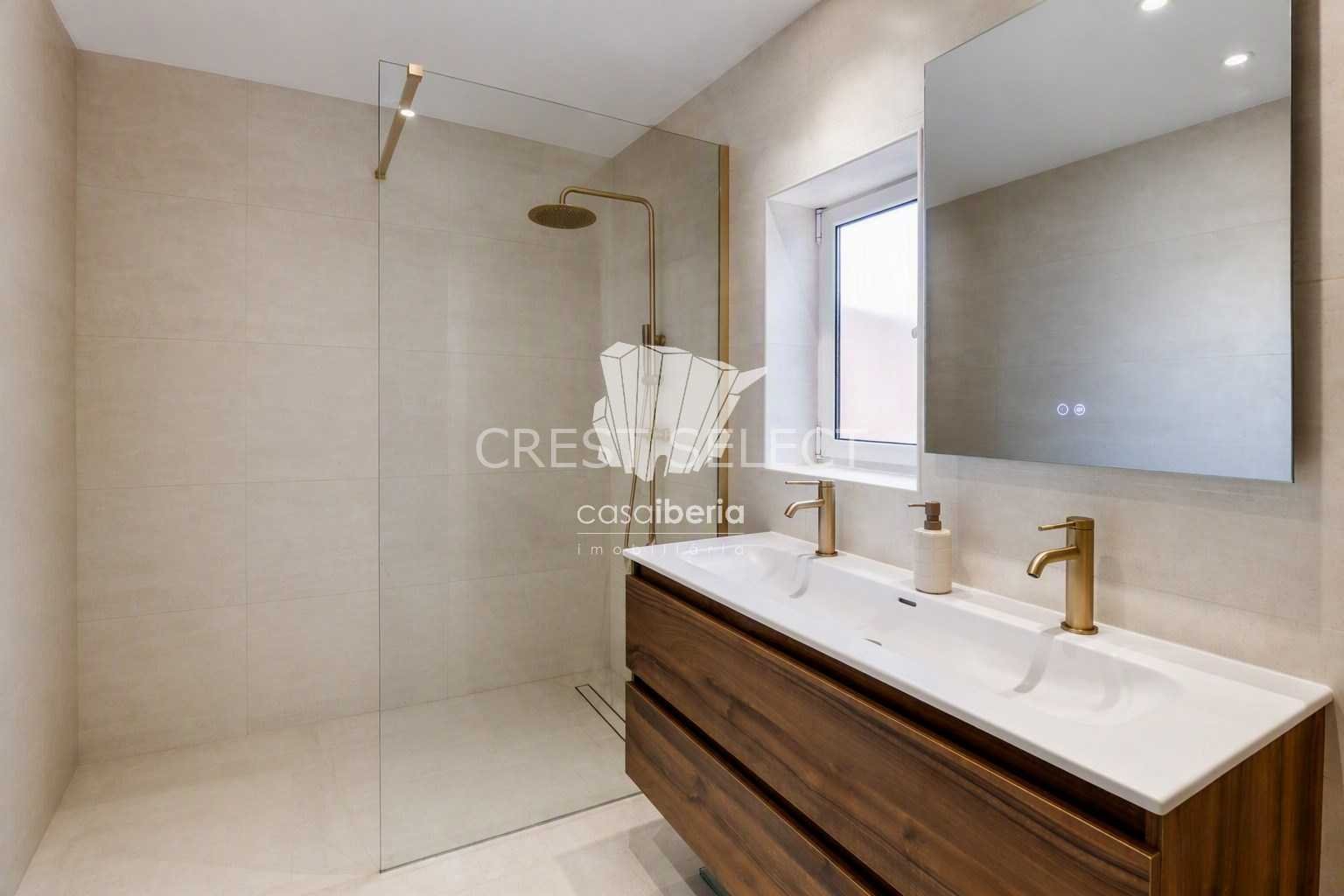 Spacious Comfort Terraced House in Faro  with 2 bedrooms