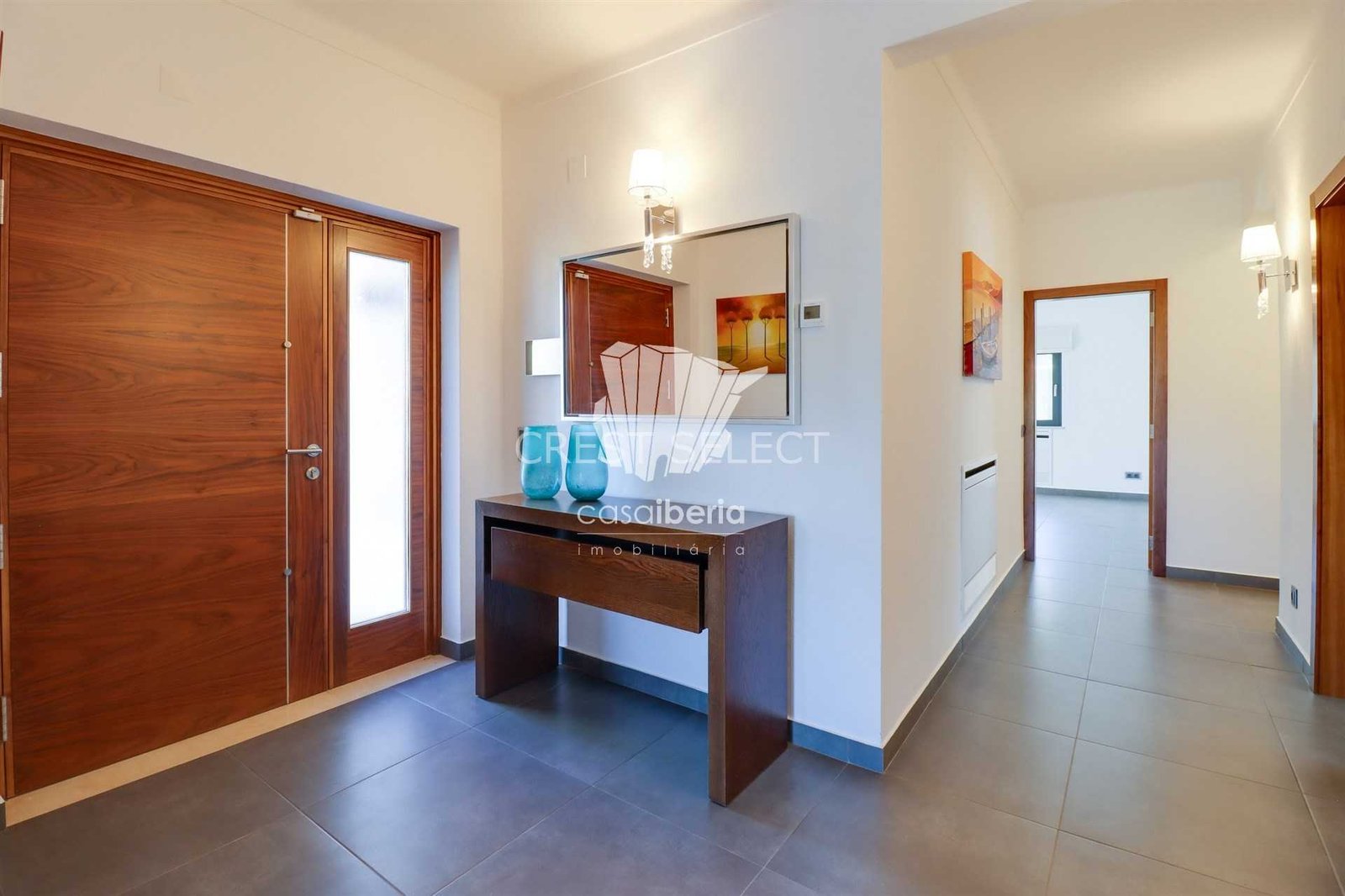 Contemporary Family Home House in Faro  with 4 bedrooms