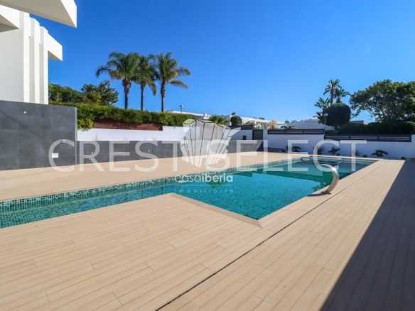 Custom Family Residence House in Faro  with 4 bedrooms