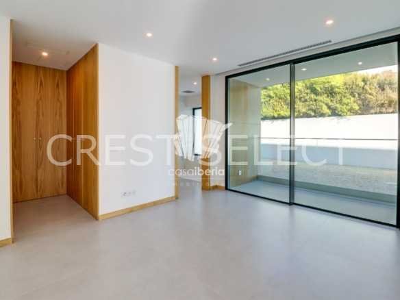 Custom Family Residence House in Faro  with 4 bedrooms