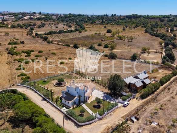 Bright Family Home House in Faro  with 3 bedrooms