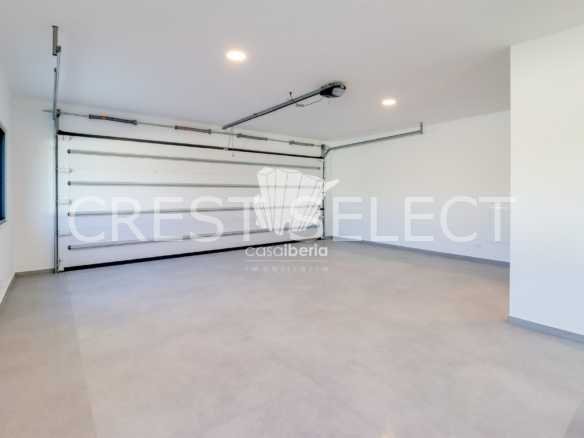 Custom Family Residence House in Faro  with 4 bedrooms