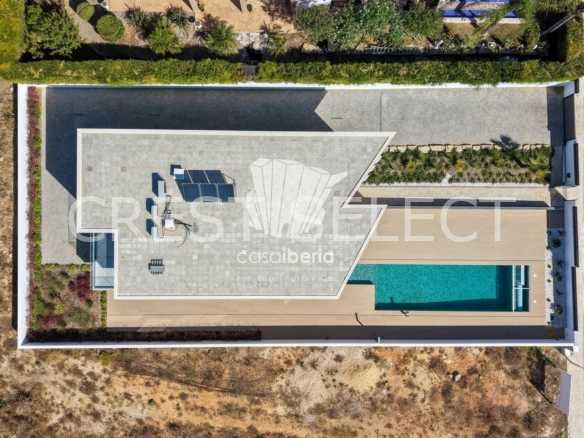 Custom Family Residence House in Faro  with 4 bedrooms