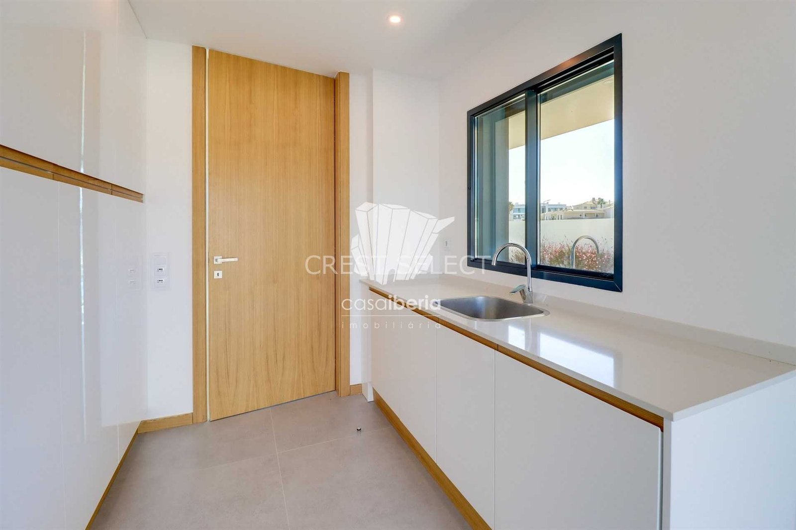 Custom Family Residence House in Faro  with 4 bedrooms