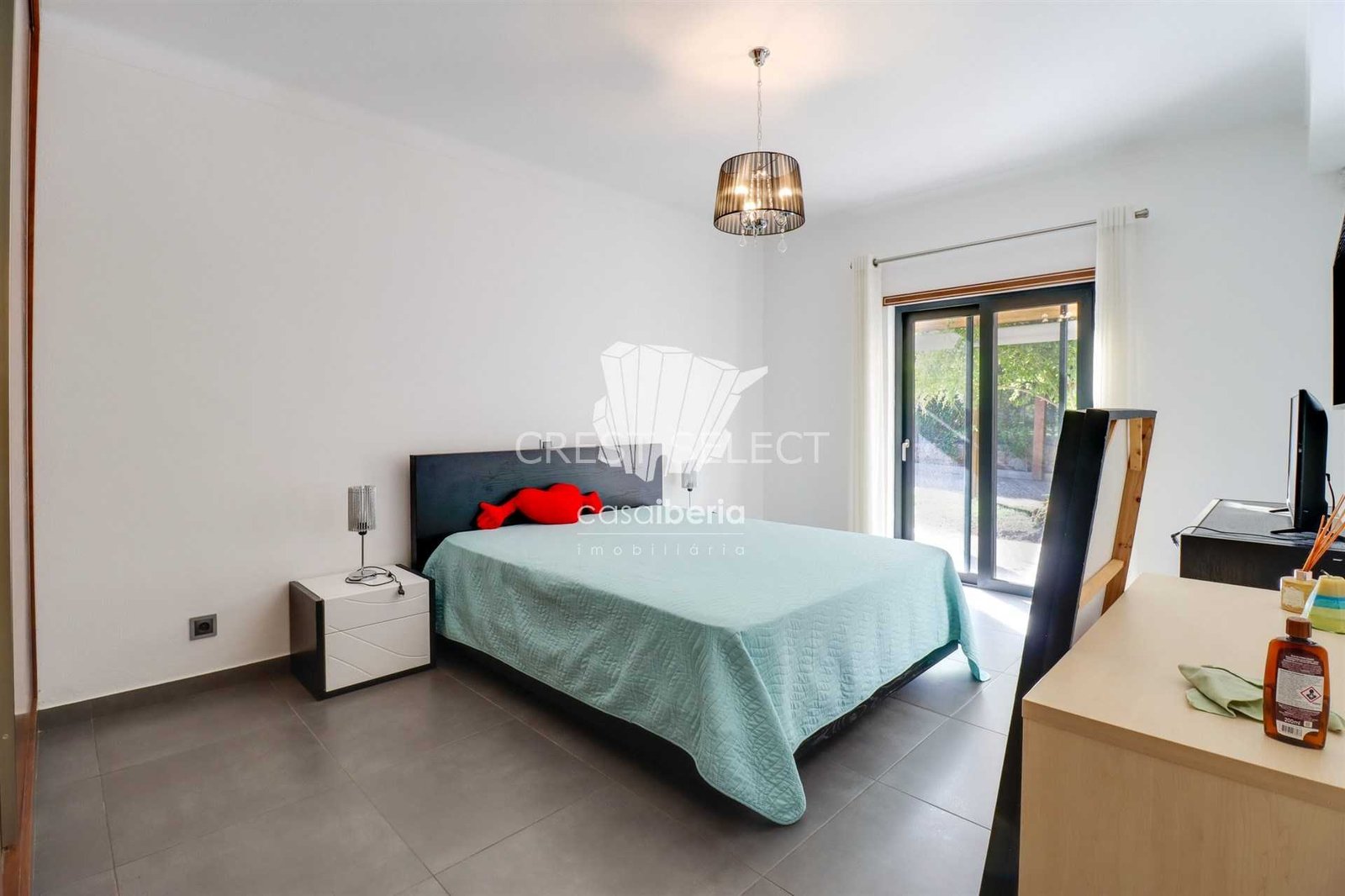 Contemporary Family Home House in Faro  with 4 bedrooms