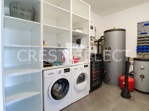 Contemporary Family Home House in Faro  with 4 bedrooms