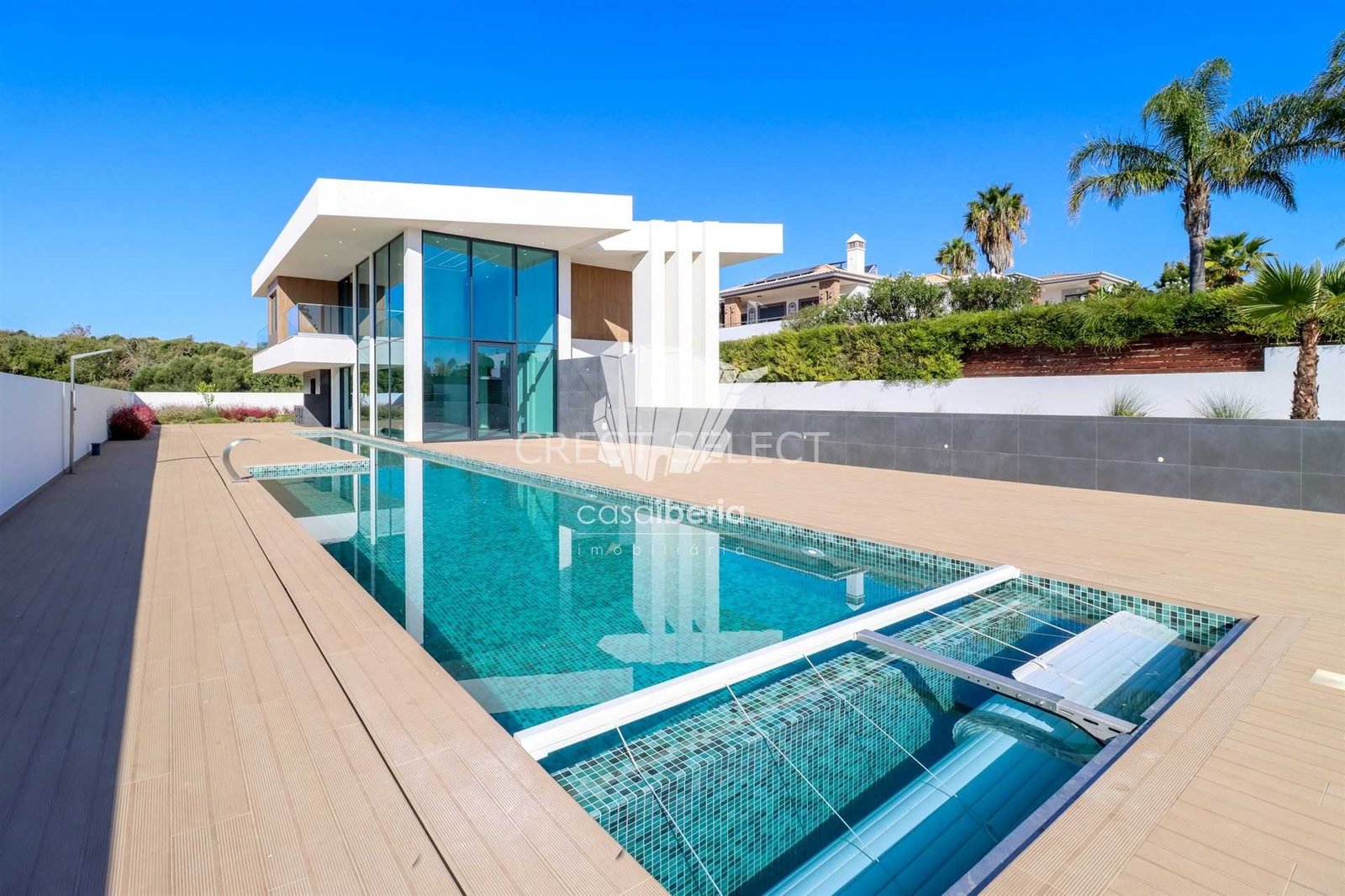 3b6834224954 Custom Family Residence House in Faro with 4 bedrooms
