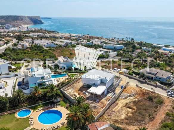 Family Oasis Retreat House in Faro  with 3 bedrooms