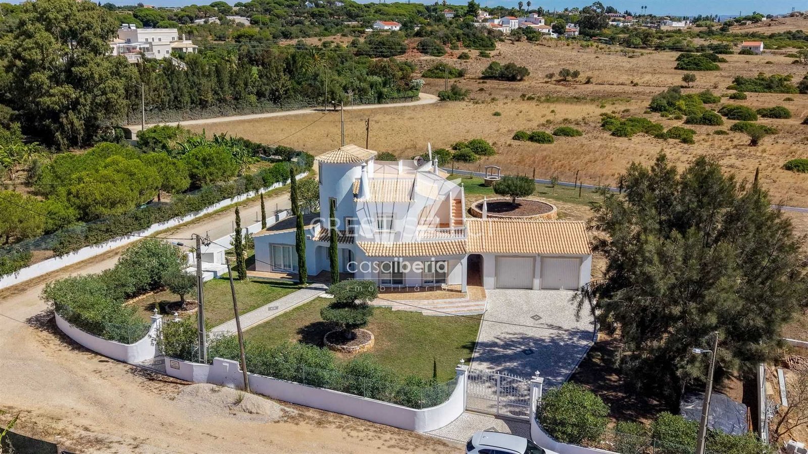 Bright Family Home House in Faro  with 3 bedrooms