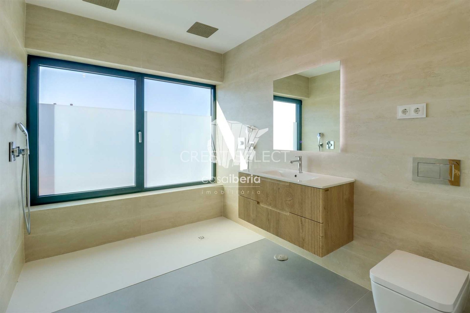 4b0f838e4954 Custom Family Residence House in Faro with 4 bedrooms