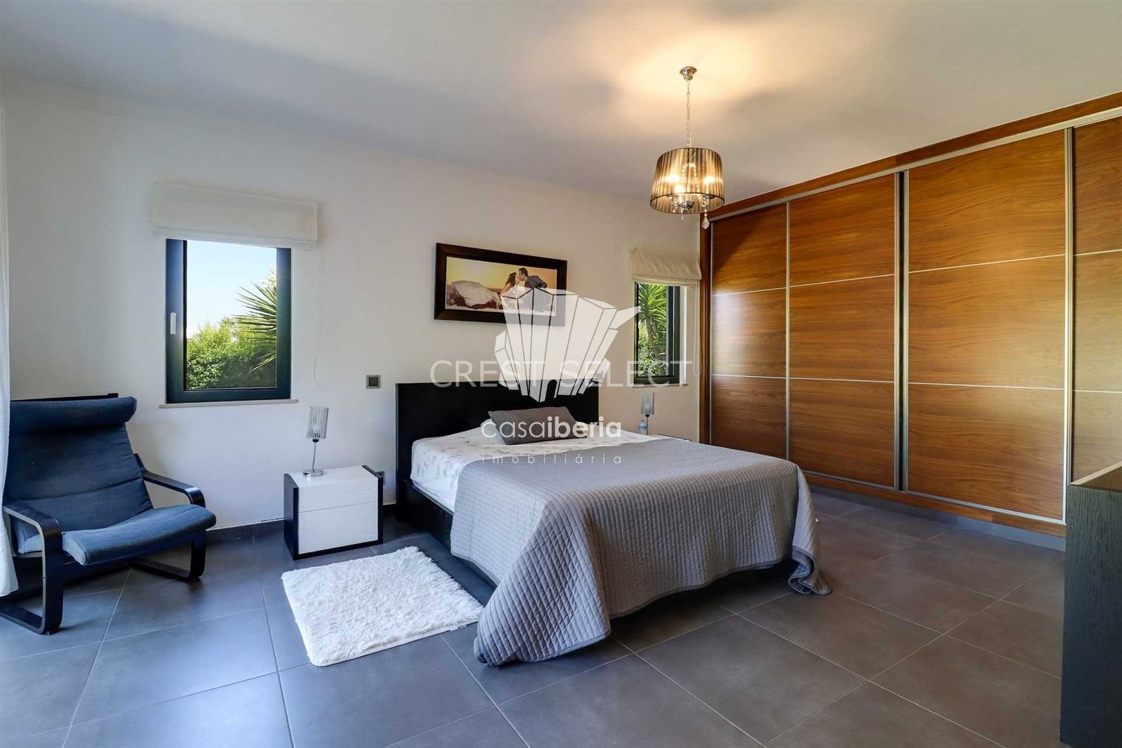 Contemporary Family Home House in Faro  with 4 bedrooms