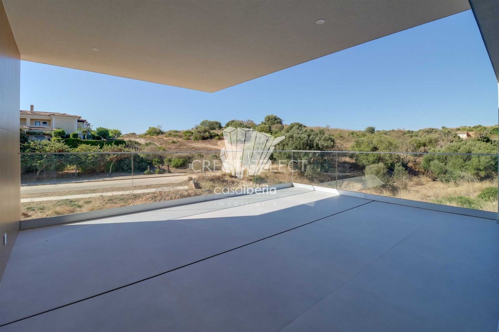 55bebbc44954 Custom Family Residence House in Faro with 4 bedrooms