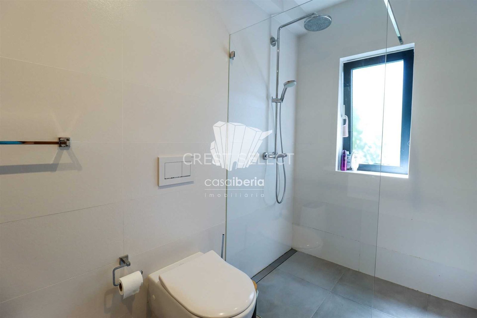 Contemporary Family Home House in Faro  with 4 bedrooms