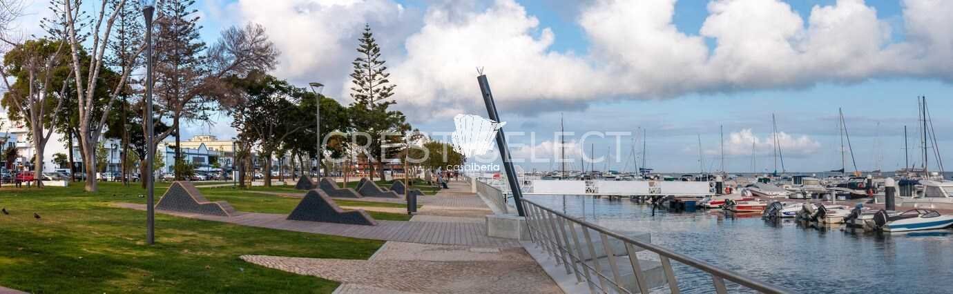 5d894f9b4950 Real Estate Building in Faro